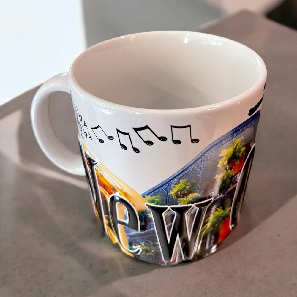 Americaware New Orleans 18 oz Color Relief Coffee Mug